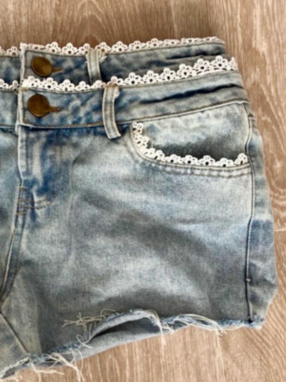 VENUS Light Wash Denim Shorts Double Belt Loops, White Lace Trim, Red Embroidery